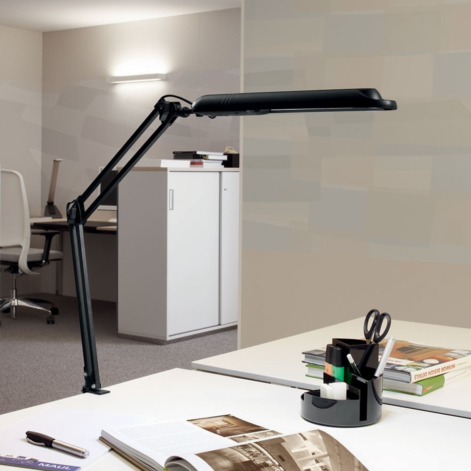 LED-bordlampe Atlantic m klemmefot svart