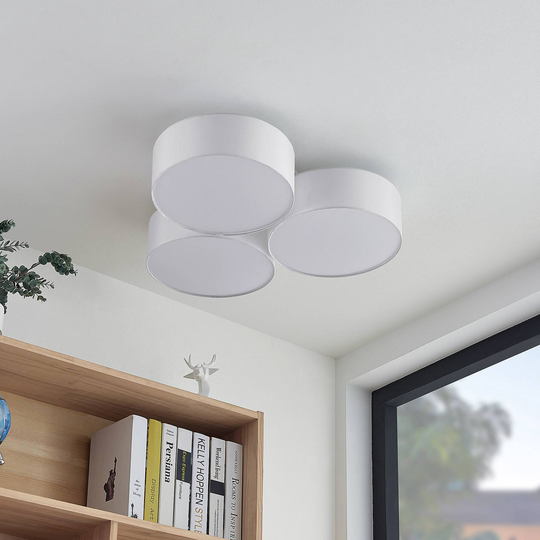 Lindby Janita LED-stoff-taklampe, 3-lk., hvit