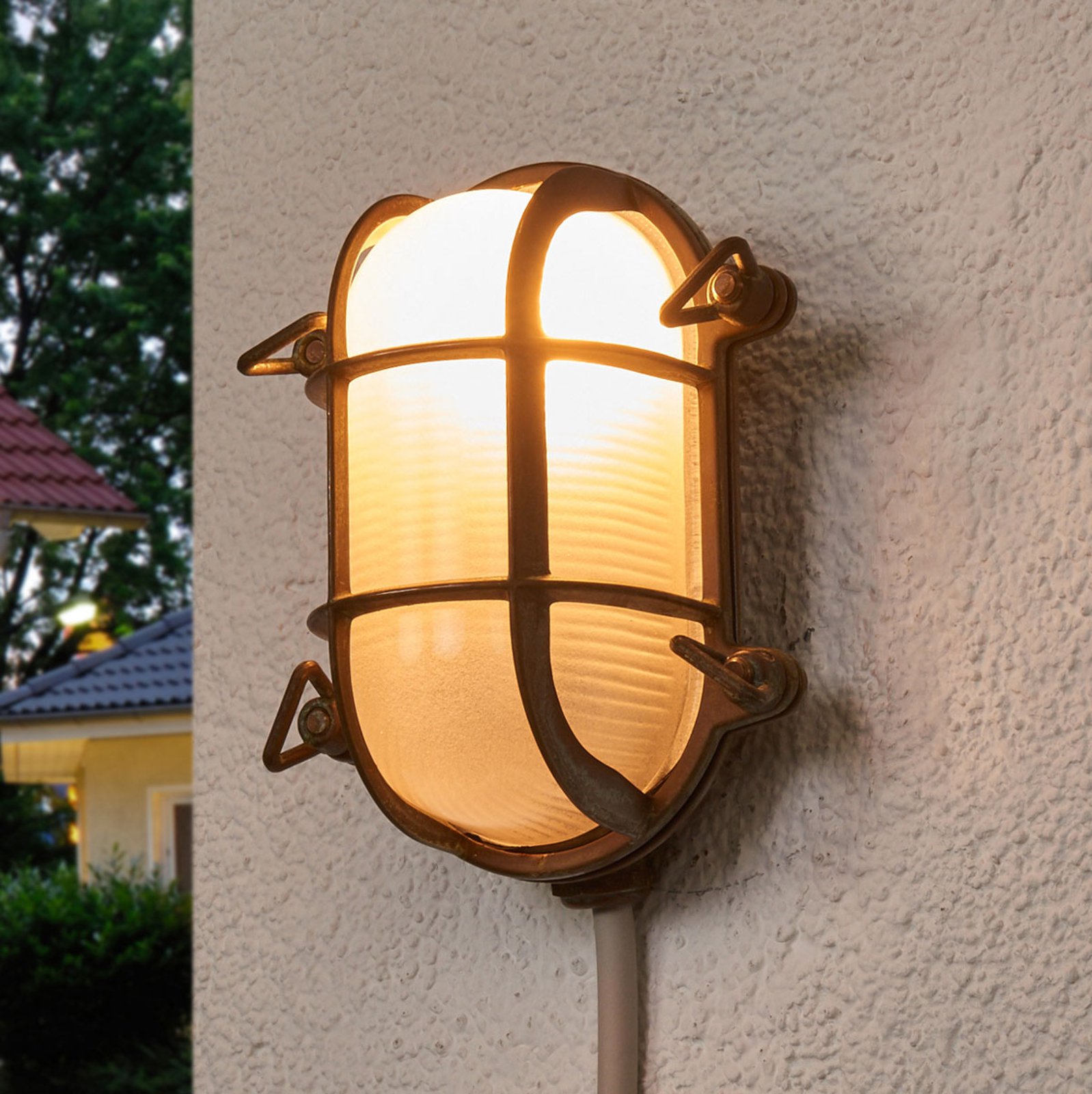 Utendørs vegglampe oval Bengt antikk messing