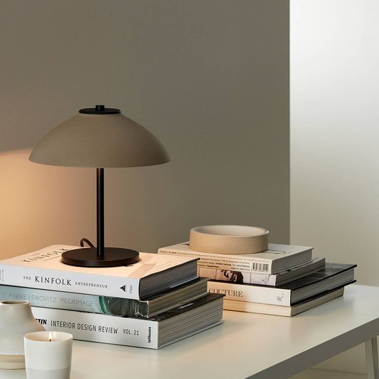 Bordlampe Vali, høyde 25,8 cm, svart/beige