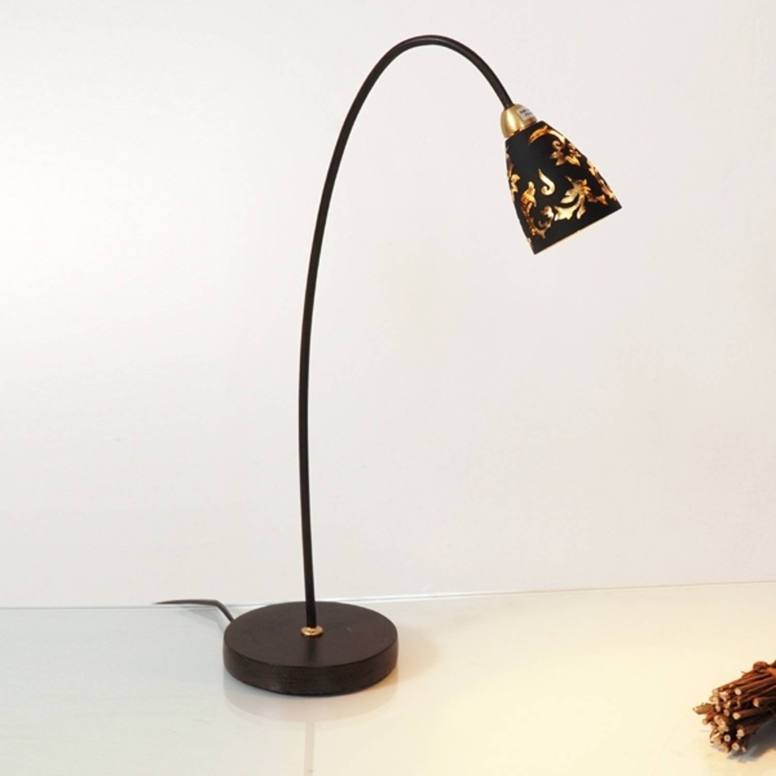 Verdifull bordlampe Alice, skjerm svart gull
