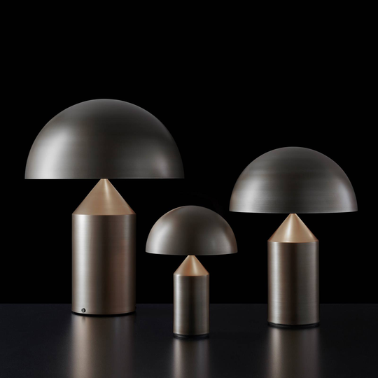 Oluce Atollo bordlampe, alu, Ø 25 cm, bronse