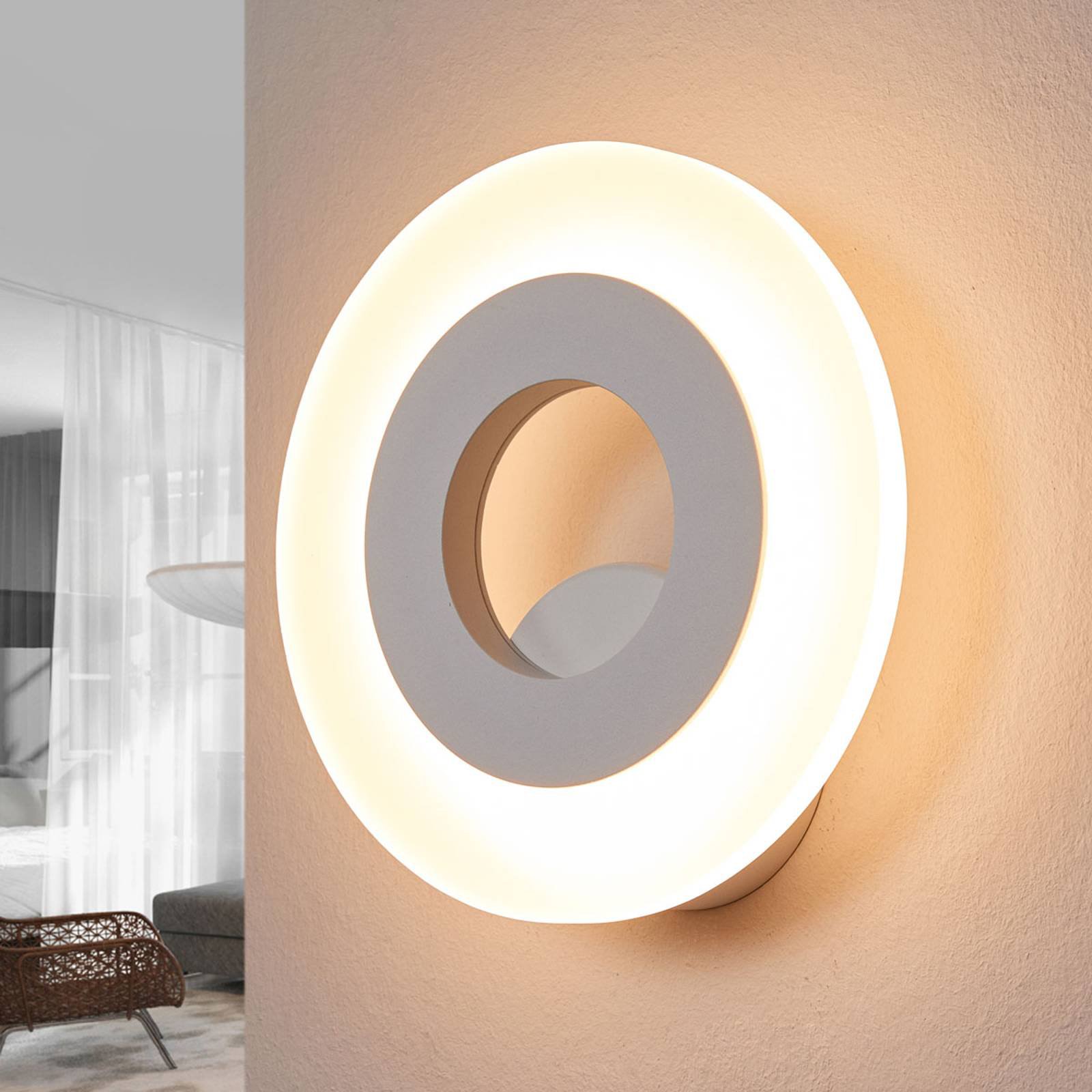Helestra Jenna - rund LED-vegglampe