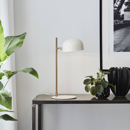 Pose bordlampe, hvit/messing