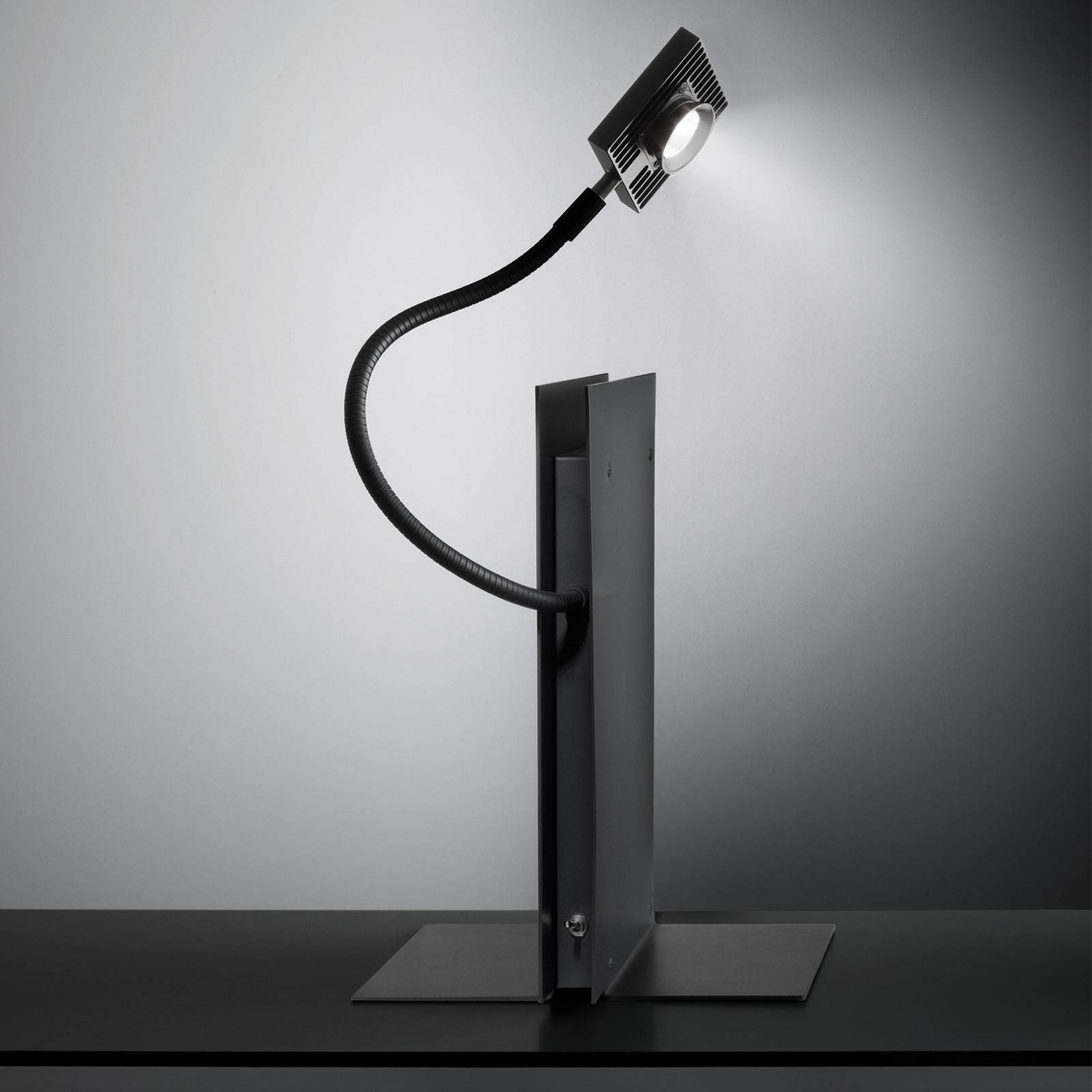 Ingo Maurer LED Oskar bordlampe, svart