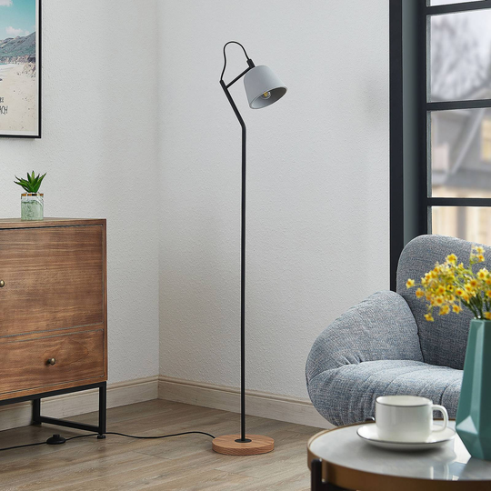 Lucande Otavis gulvlampe av betong og tre