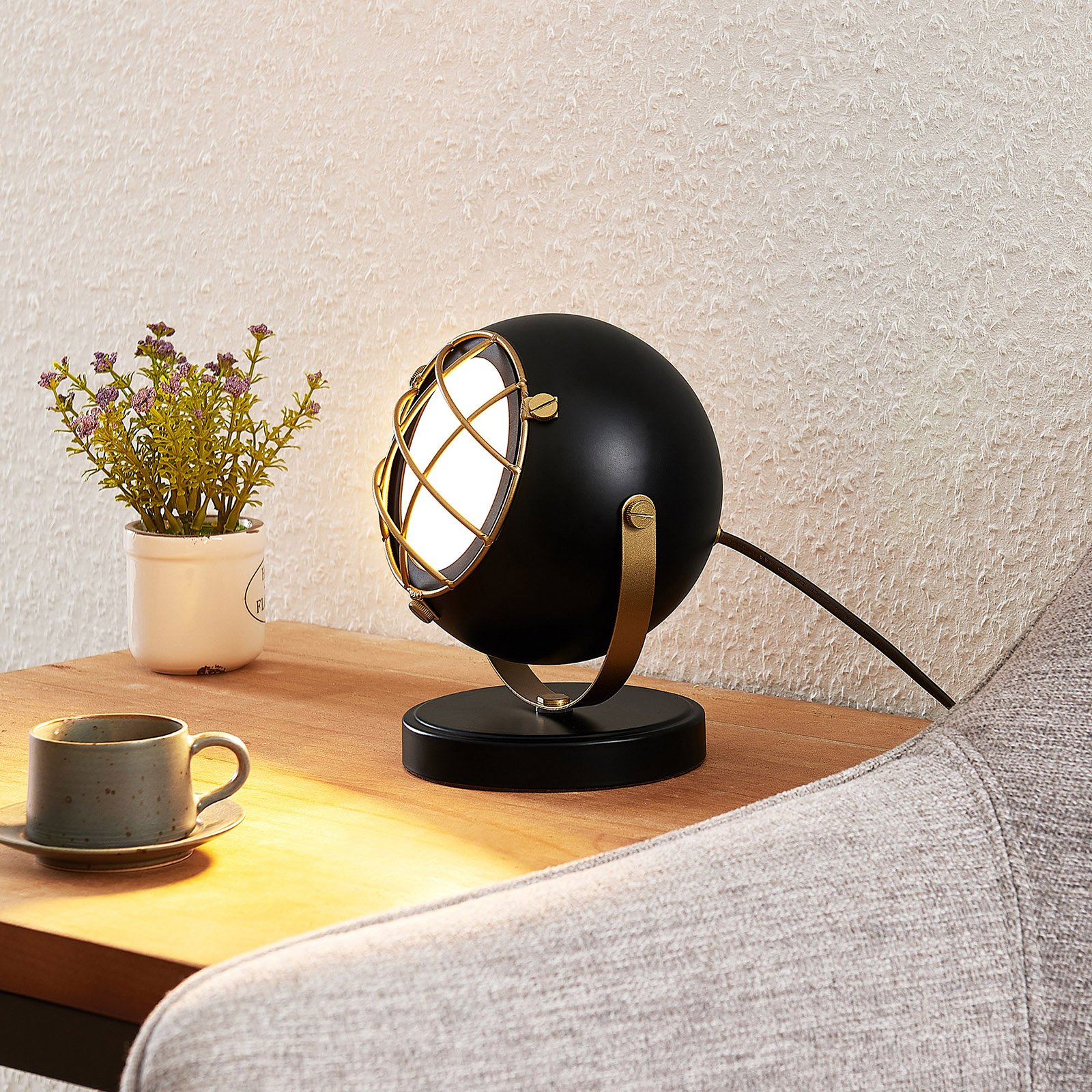 Lindby Dawid LED-bordlampe, gull