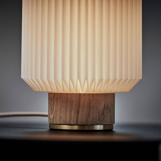 LE KLINT Cylinder bordlampe, lys eik, Ø 20cm