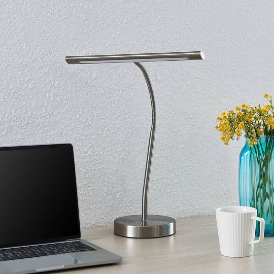 Lindby Nikali LED-skrivebordslampe, nikkel