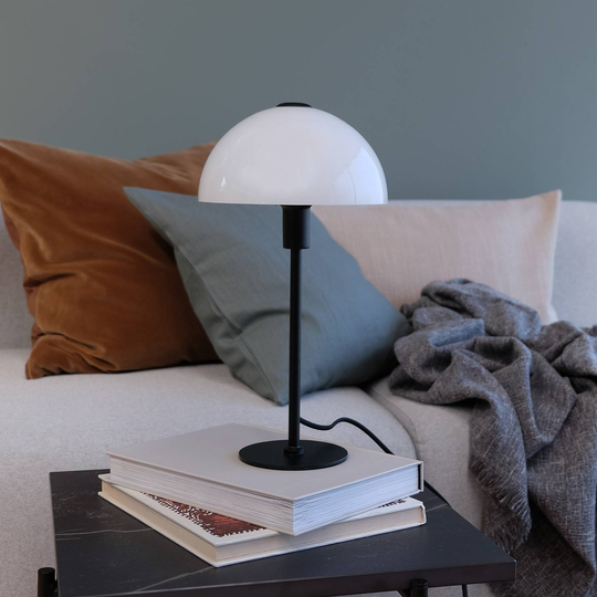 Dyberg Larsen Jazz bordlampe, opal/svart