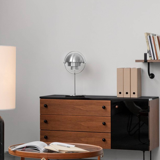 GUBI Mulit-Lite bordlampe krom/krom