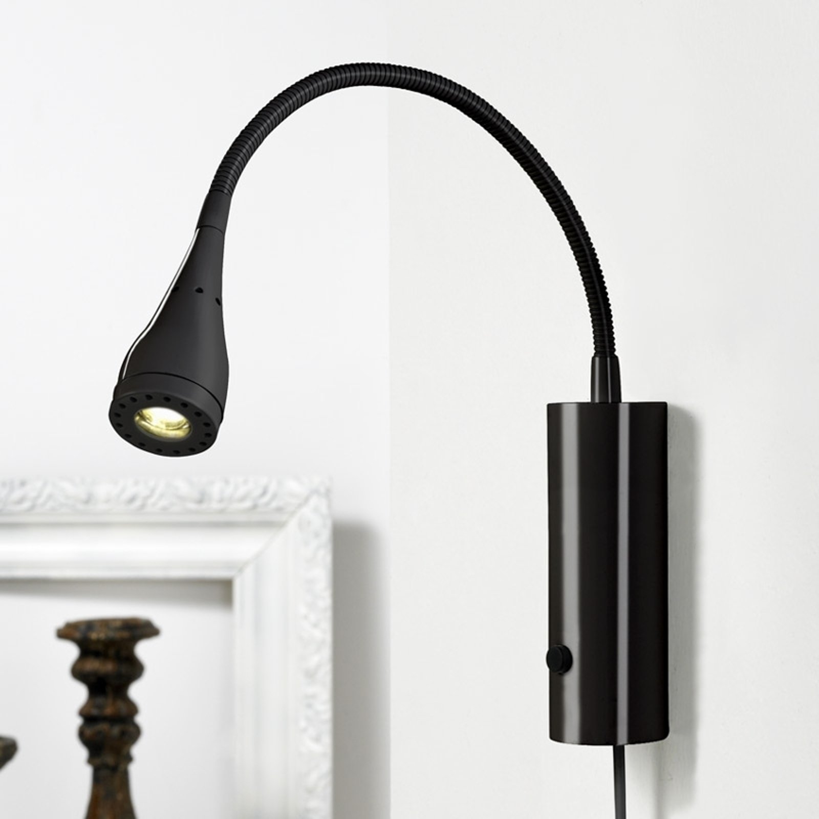 Mento LED-vegglampe i svart med fleksibel arm