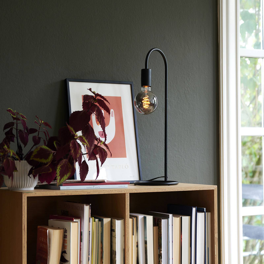 Bordlampe Paco i minimalistisk stil