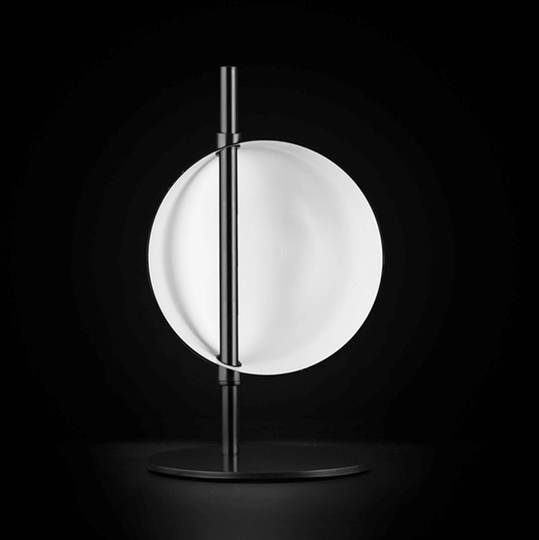 Oluce Superluna 297 LED-bordlampe, svart