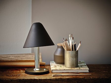 Y1944 bordlampe - Svart