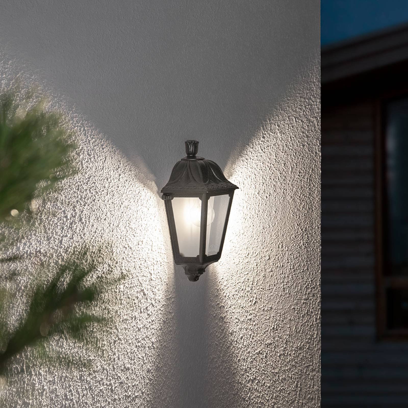 LED-vegglampe Iesse svart, saltvannsresistent