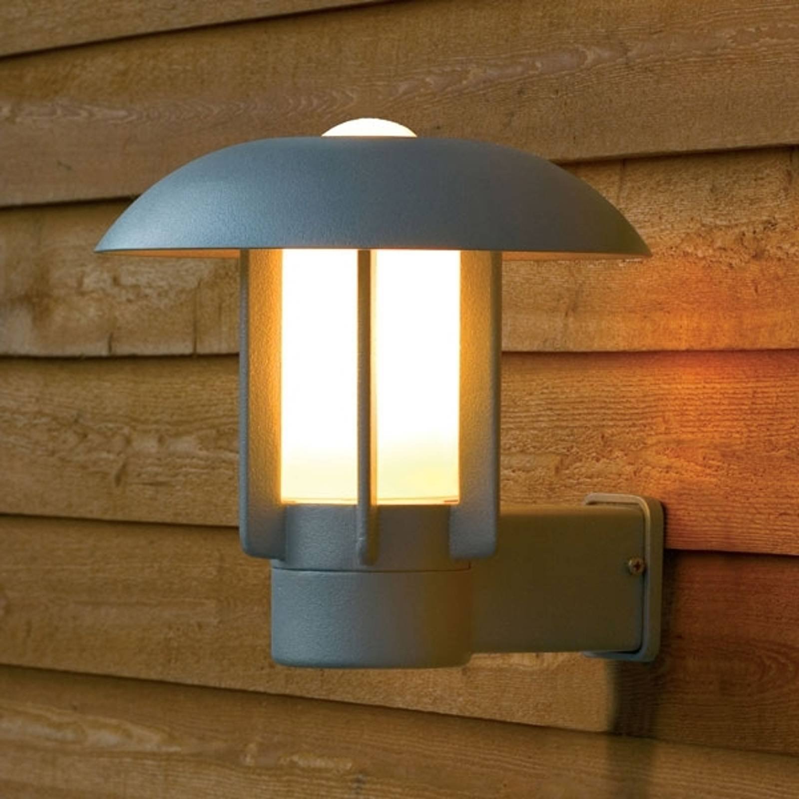 Sølvgrå utendørs HEIMDAL vegglampe i aluminium
