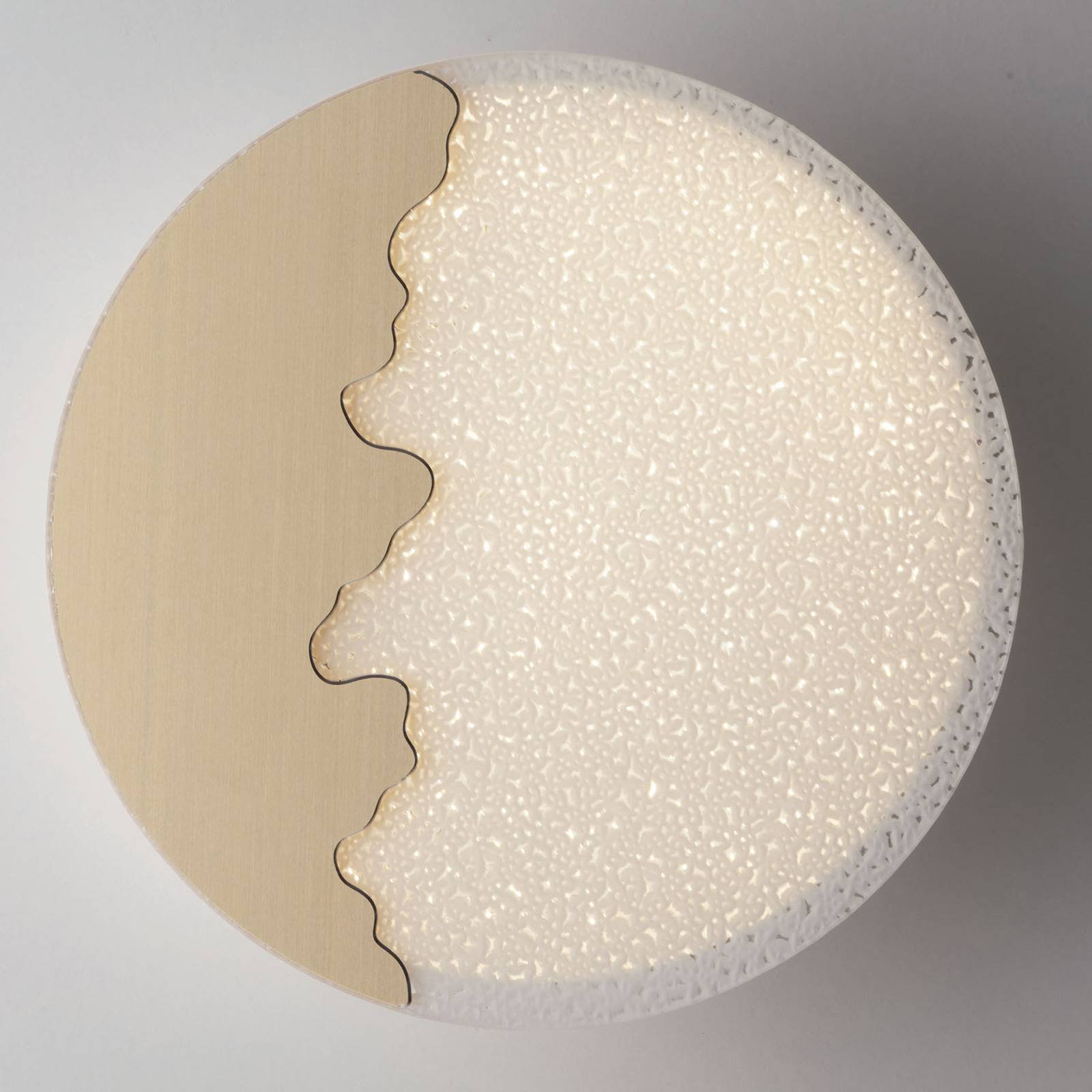 LED-vegglampe Chic, rund, gull/relieff, Ø40cm