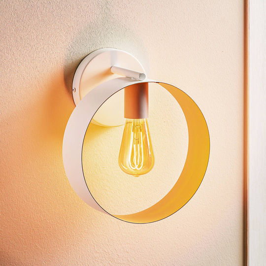 Hula vegglampe i ringdesign, hvit/gull