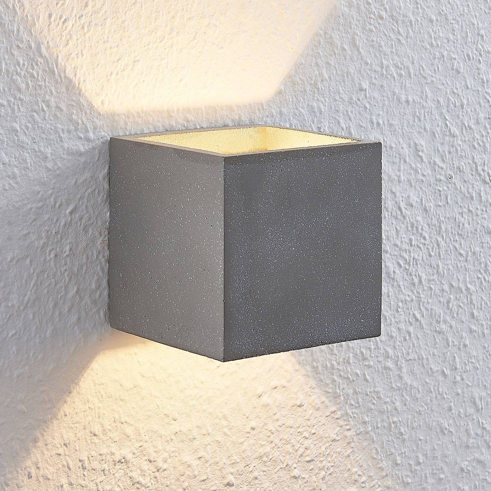 Lindby Nellie LED-betong-vegglampe, bredde 11,5 cm