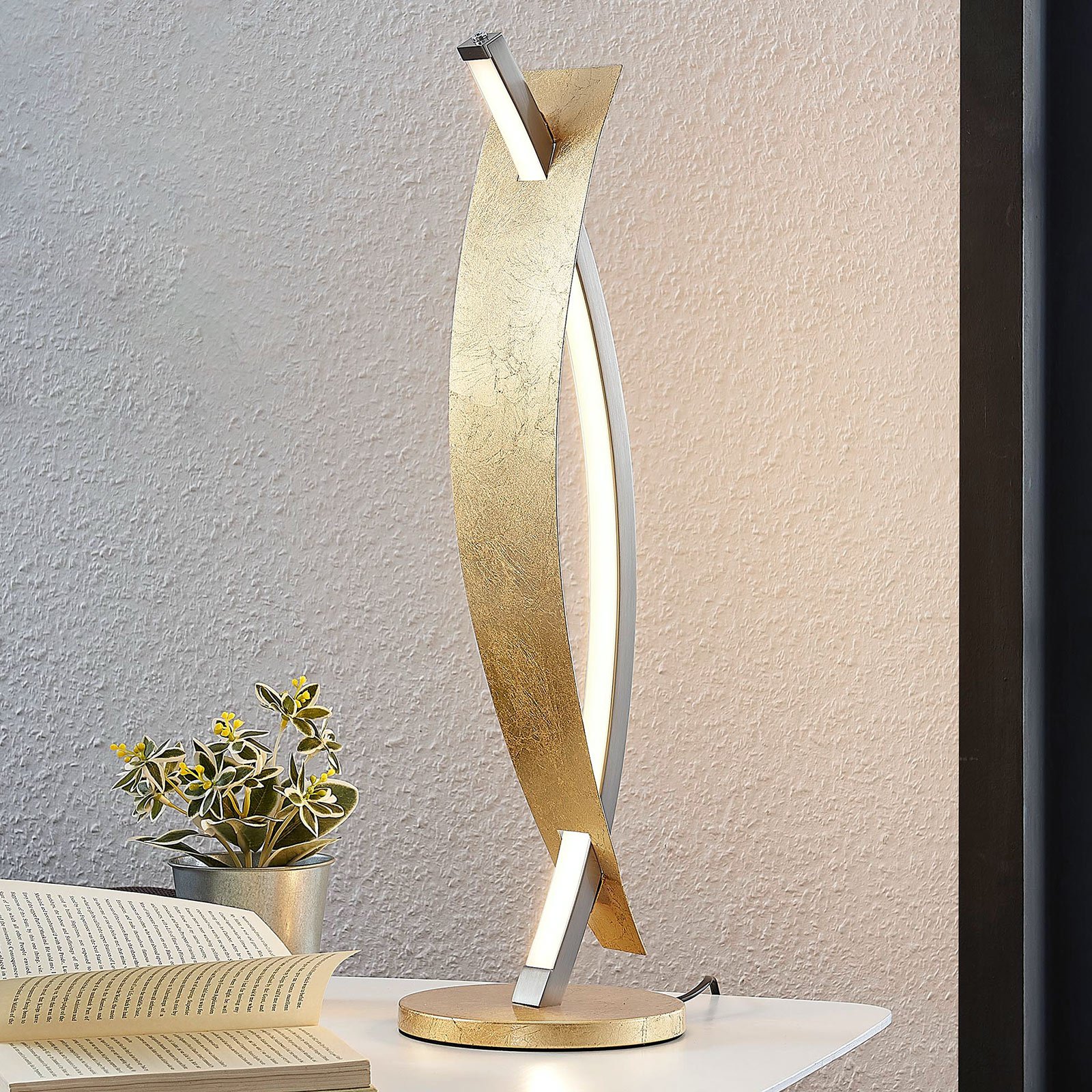 LED-bordlampe Marija i gull