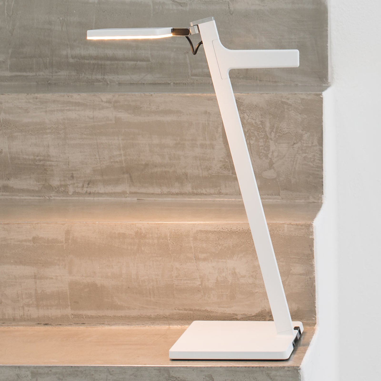 Nimbus Roxxane Leggera LED-bordlampe, hvit