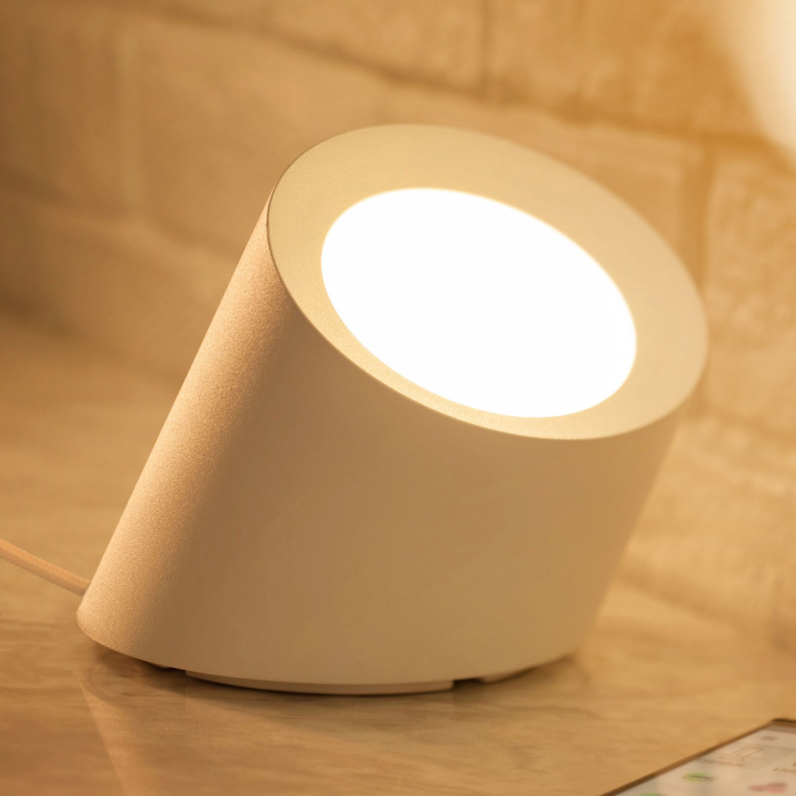 WiZ Graal LED-bordlampe RGBW 2200-6500 K