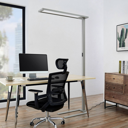 Arcchio Pridos LED-gulvlampe til kontor, sensor