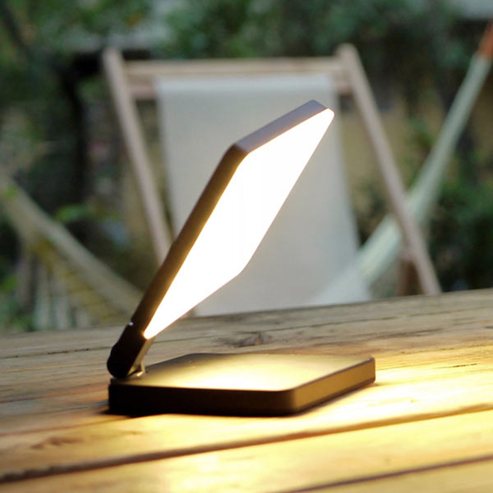 Nimbus Roxxane Fly LED-bordlampe, svart
