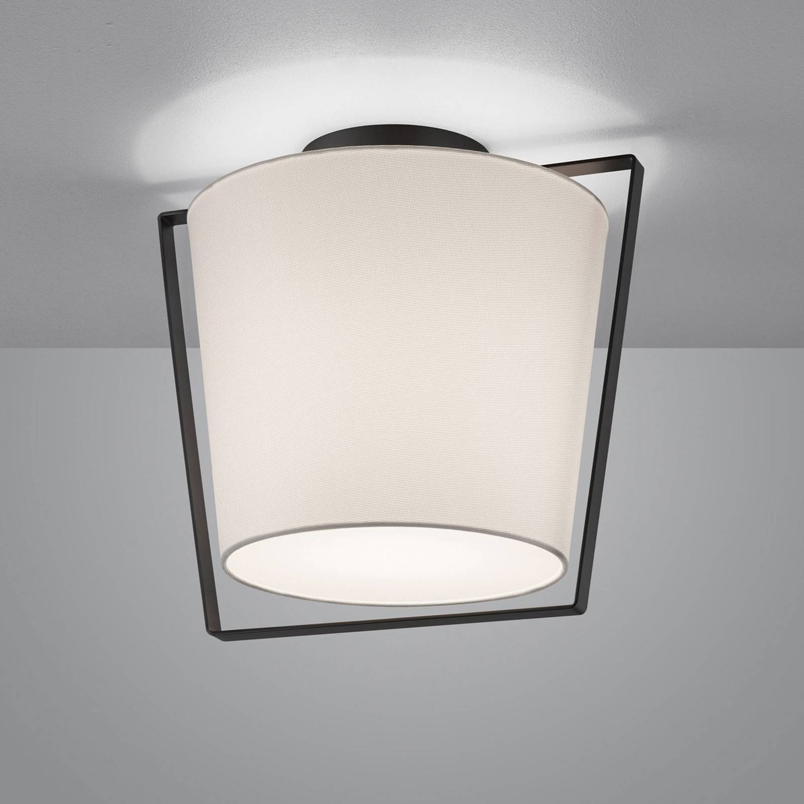 Helestra Uka taklampe, tekstilskjerm, hvit