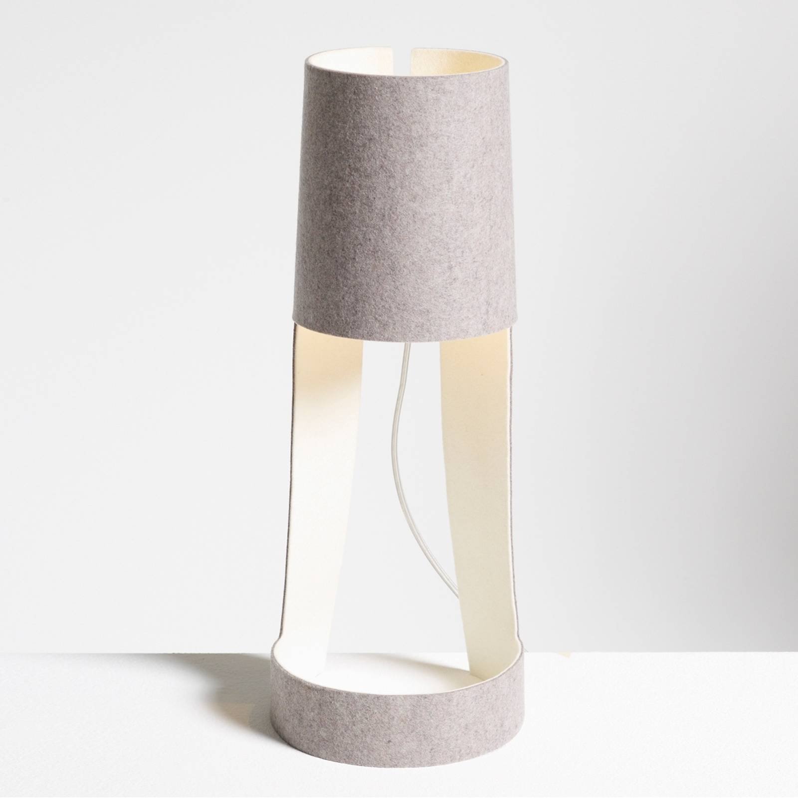 Mia bordlampe i grått og hvitt