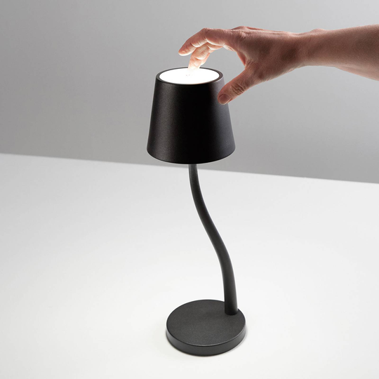 LED-tabelllampe Judy, batteri, IP54, svart