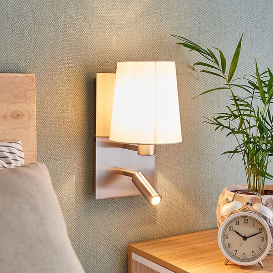 Vegglampe Aiden med LED-leselys, hvit, nikkel