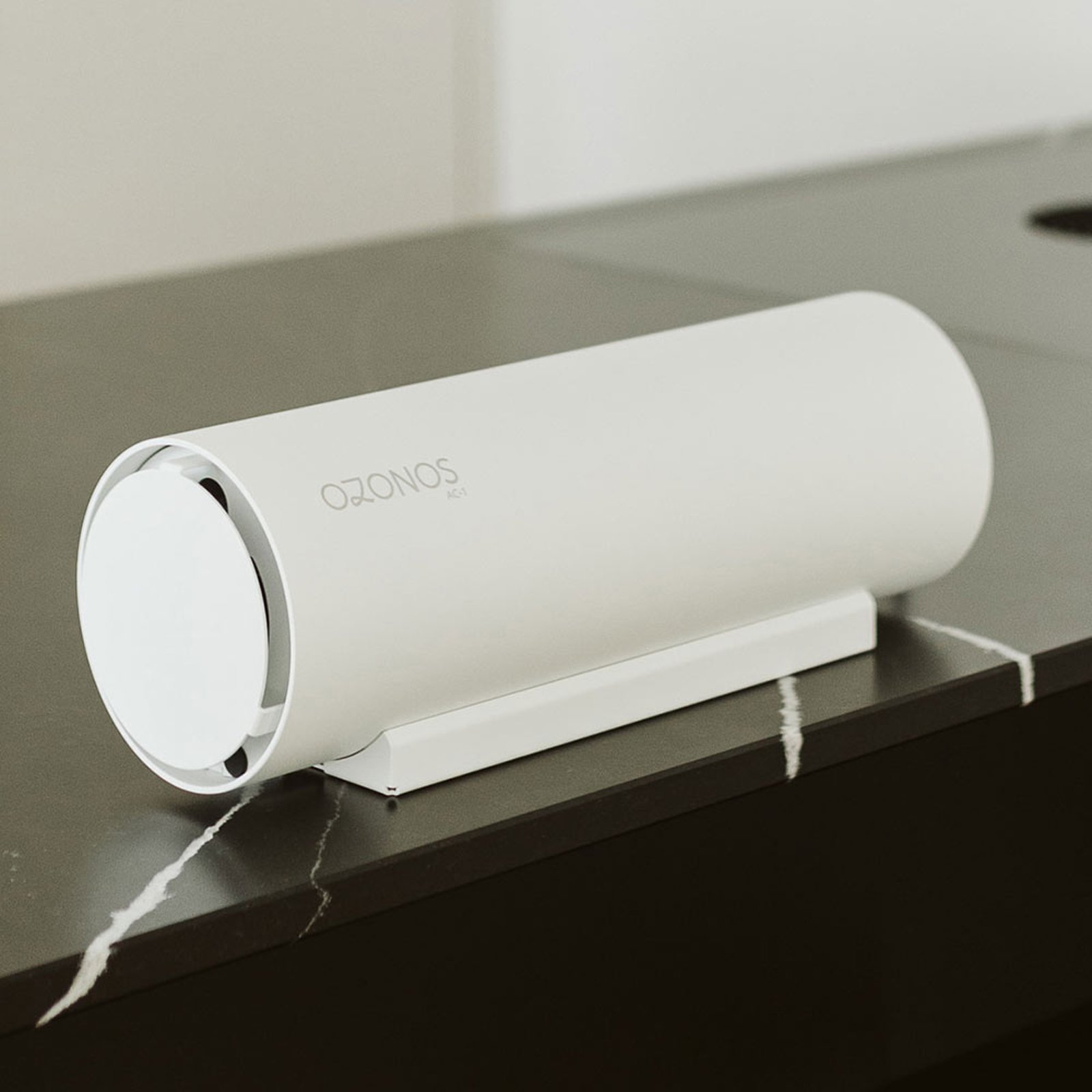 Ozonos AC-1 Plus luftrenser 0,115 ppm O3, hvit
