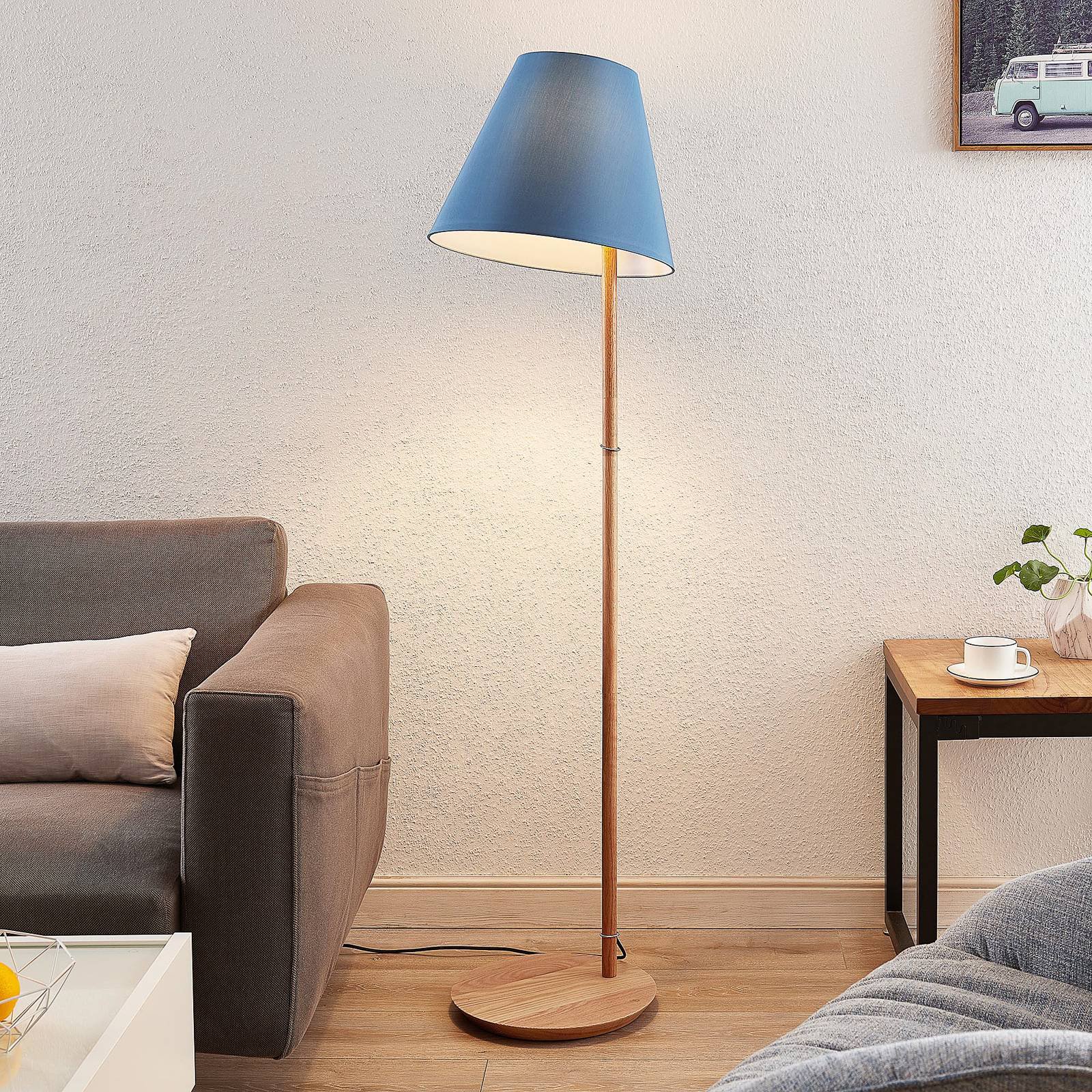 Lucande Jinda gulvlampe, trestamme, blått stoff