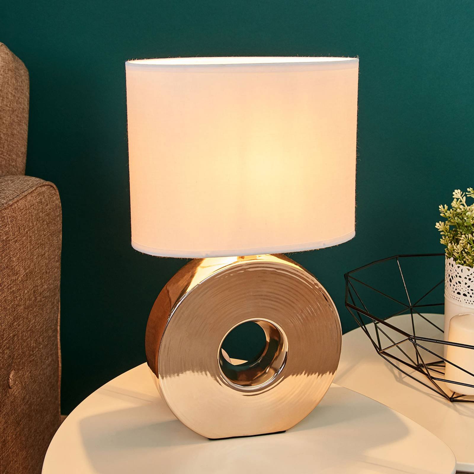 Gyllen keramikkfot - bordlampe Eye 38 cm