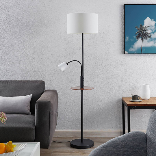 Lindby Aovan gulvlampe med hylle og USB, svart