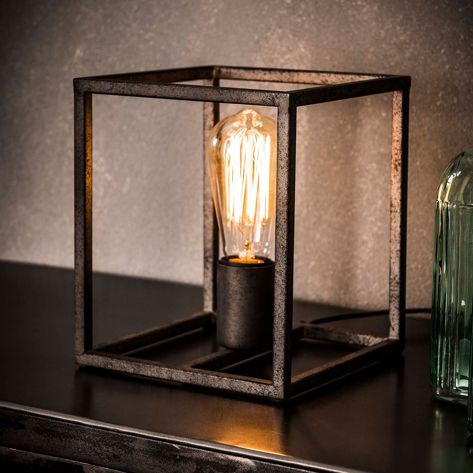 Bordlampe Perpendillumina i kubeform