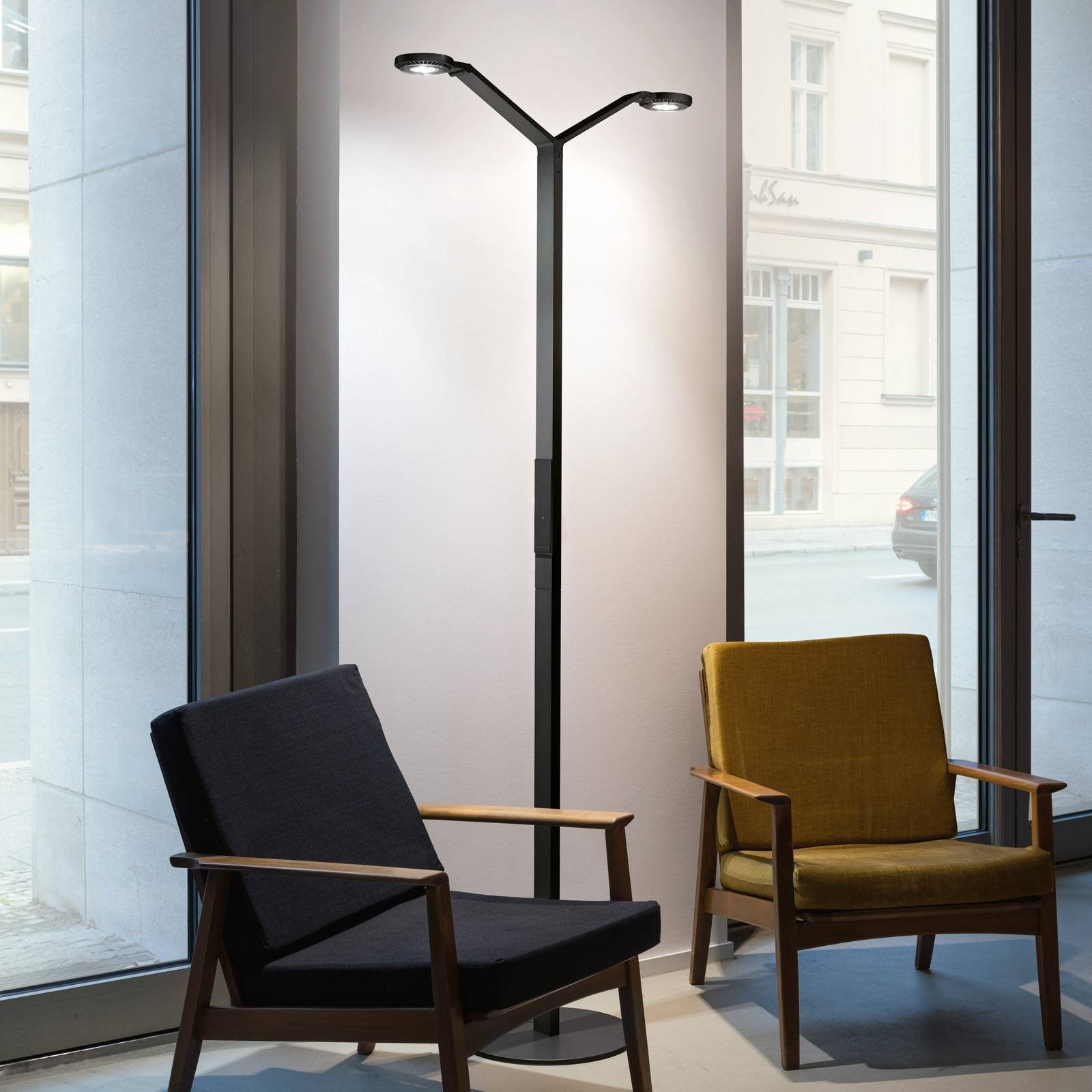 Luctra Floor Twin Radial LED-gulvlampe svart