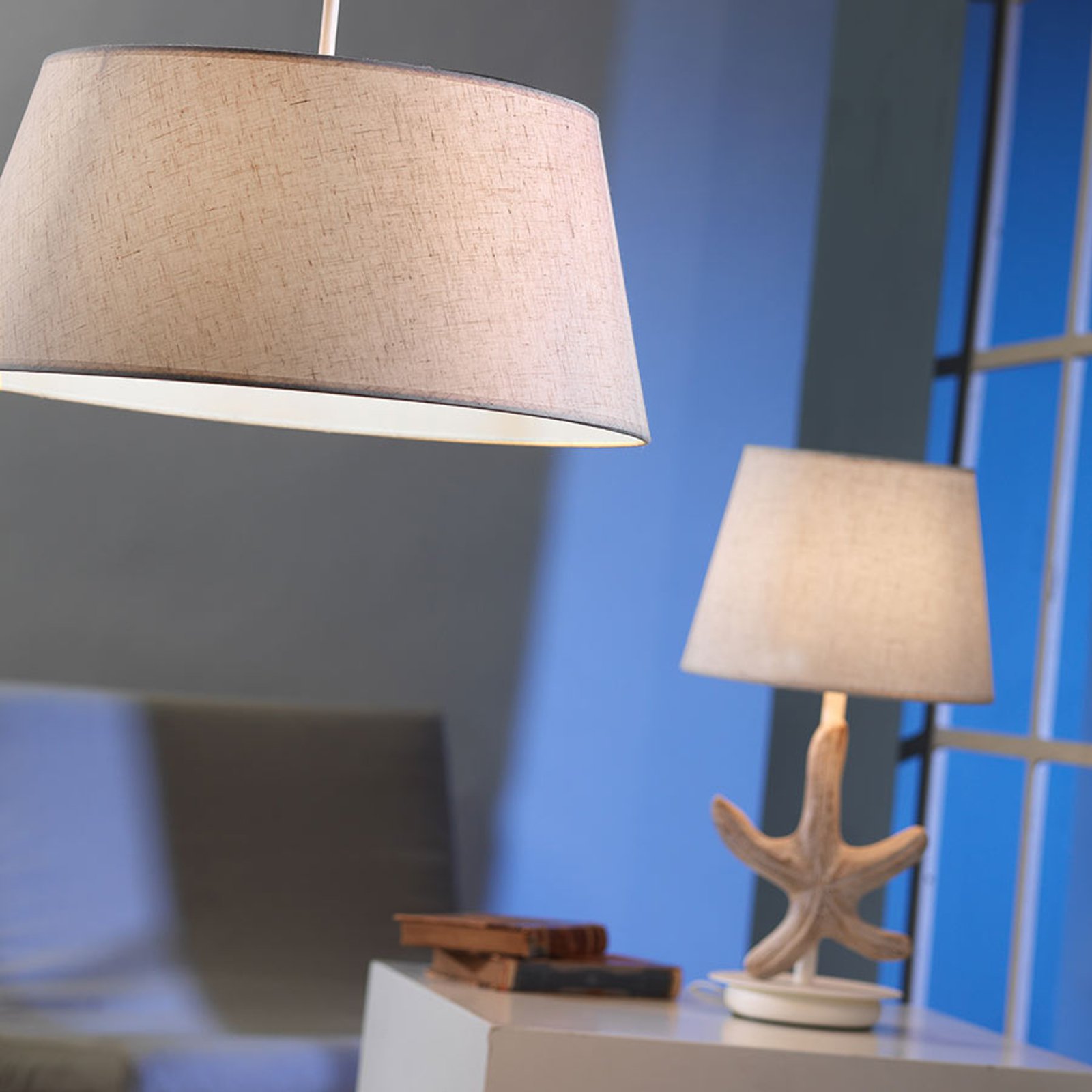 Bordlampe Stellina, stoffskjerm, sjøstjernedeko
