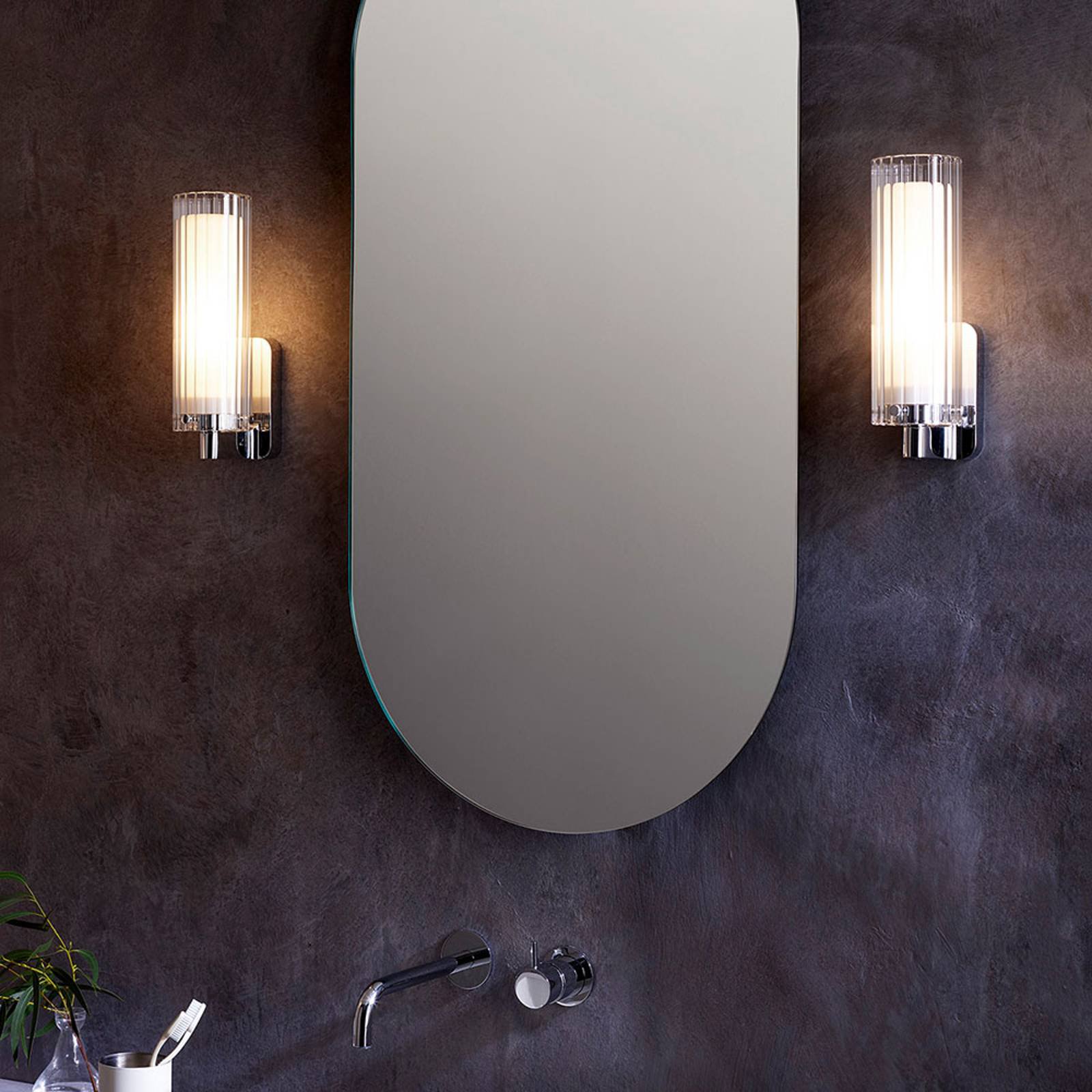 Astro Ottavino vegglampe IP44 med glasskjerm